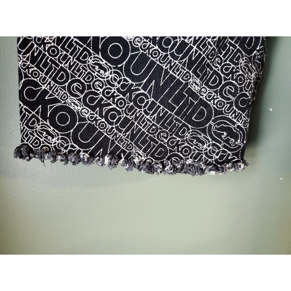 Ecko Unltd Mens Black Baggy Denim Jean Shorts All Over Logo Raw Edge Size 32 - Picture 5 of 11